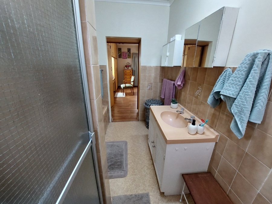 5 Bedroom Property for Sale in Oudtshoorn South Western Cape